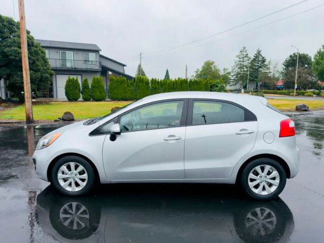 kia rio 5-door 2012 KNADN5A3XC6041498 image kia rio 5-door 2012 KNADN5A3XC6041498 image